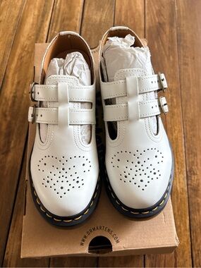 Dr. Martens 8065 smooth leather White Double Buckle Mary Janes sz 5 USA